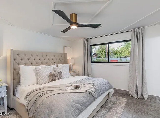 Foto del edificio - 5431 N 81st Pl