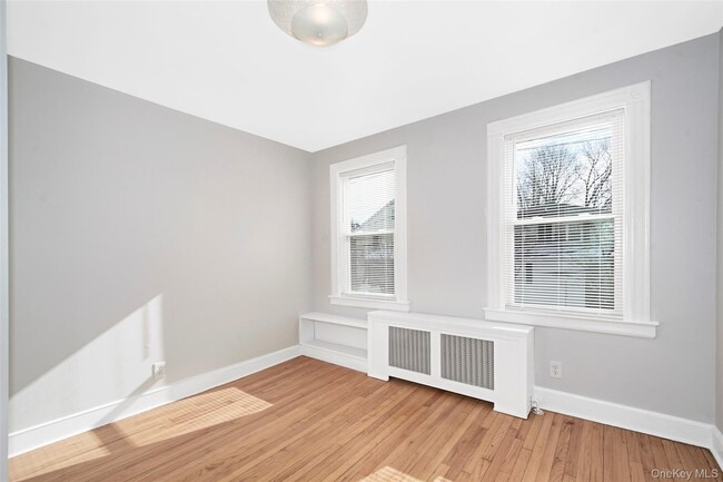 Building Photo - 83 Grant St