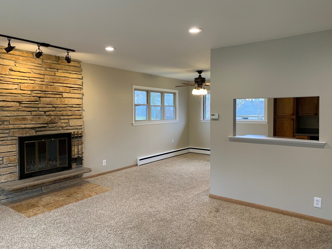 11637 W Martha Dr, Wauwatosa, WI 53226 House Rental in Wauwatosa, WI