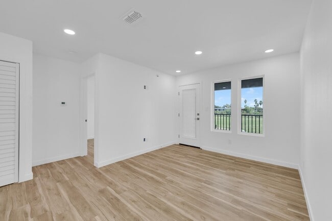 Building Photo - 2515 Gamez Dr