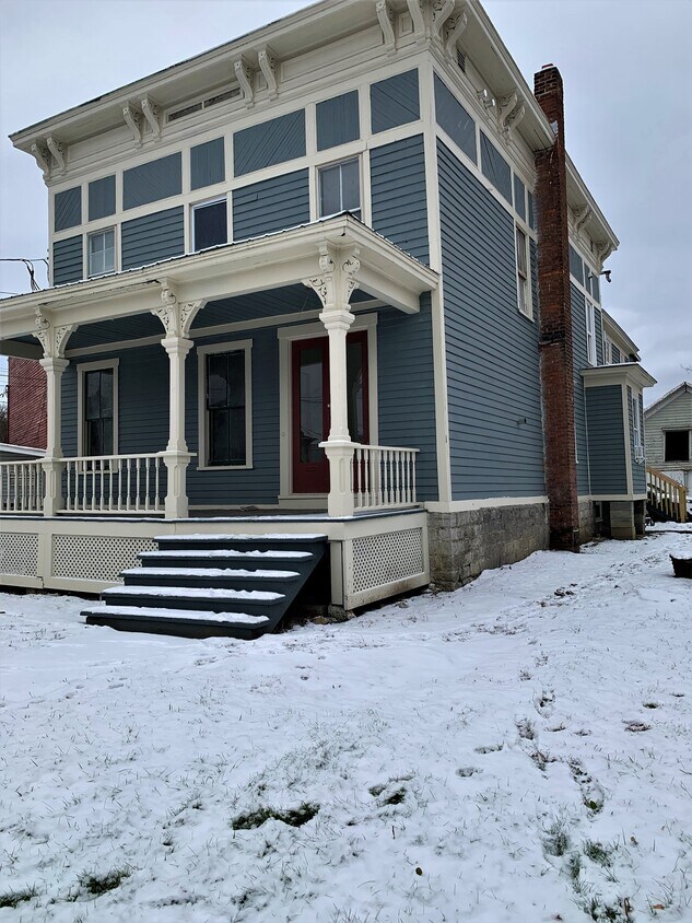 Building Photo - 241 N Grand St