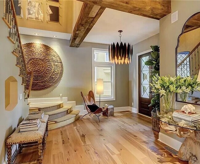 Foto del edificio - Spectacular Furnished Harbourfront Home in...