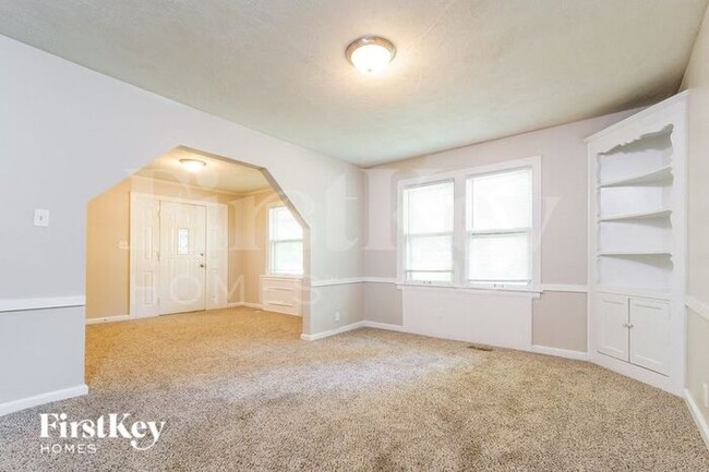 Foto del edificio - 13224 Parker Ave