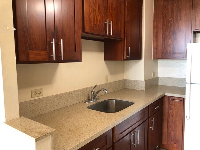 Foto del edificio - Century West 2 bedroom 2 bathroom 1 covere...