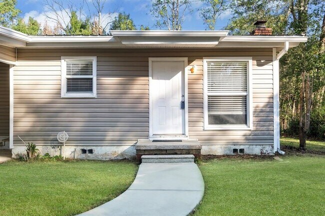 Foto del edificio - 1650 Sharkey St