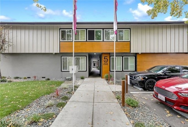 Building Photo - 51 Glen Eyrie Ave
