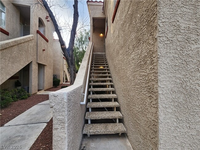 Building Photo - 509 Indian Bluff St