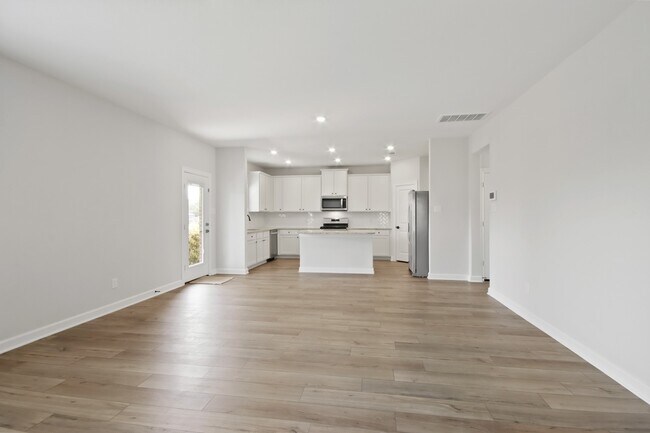 Foto del edificio - 708 Fallen Hemlock Ct