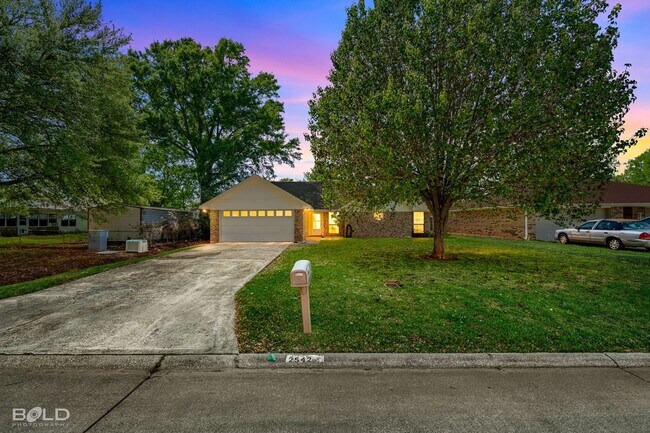 Foto del edificio - 2542 Spruce Dr