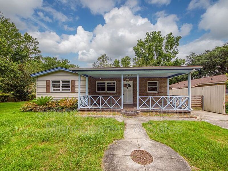 Primary Photo - 1520 N Avalon Cir