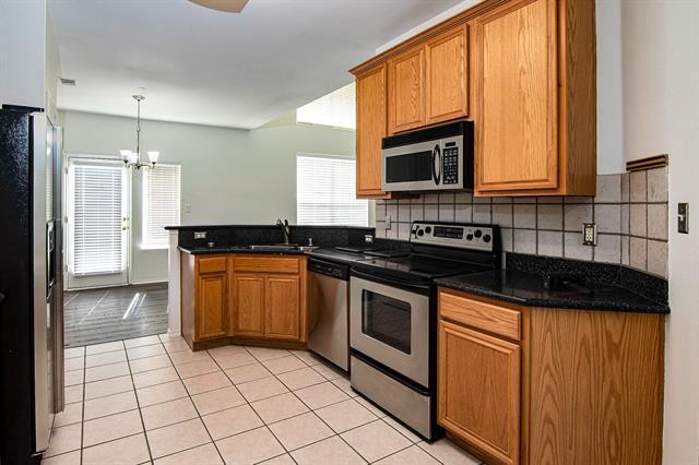 Building Photo - 8612 Brompton Dr