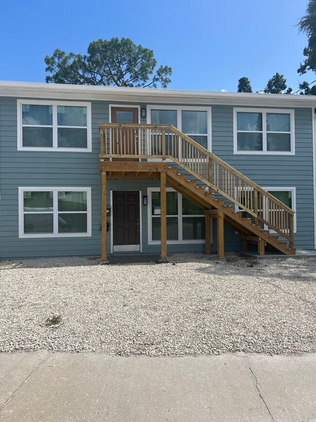 Building Photo - 2068 Fruitville Rd