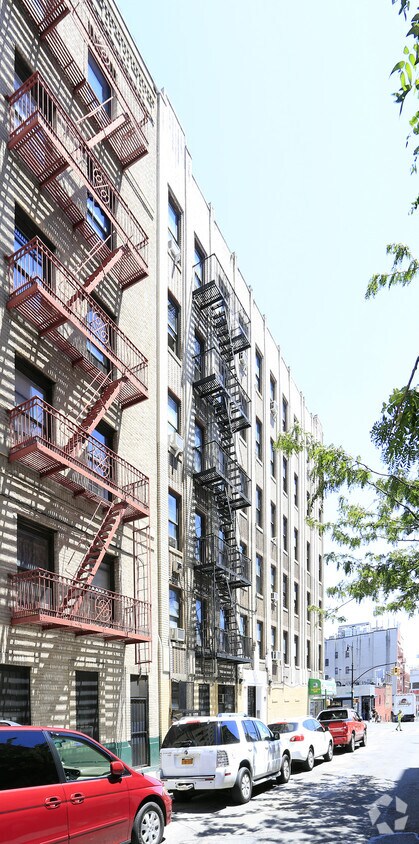 Building Photo - 395 E 151st St