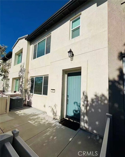 Building Photo - 42 Harmony Dr