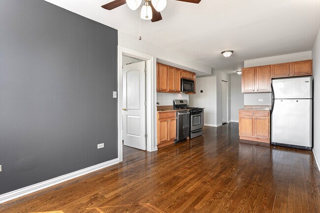 Foto del edificio - 7616 N Marshfield Ave