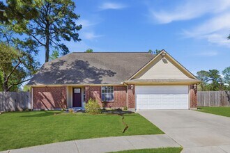 Building Photo - 8515 Leafdale Dr