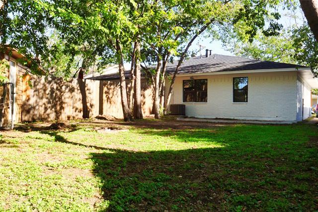 Building Photo - 10009 Olmos Dr