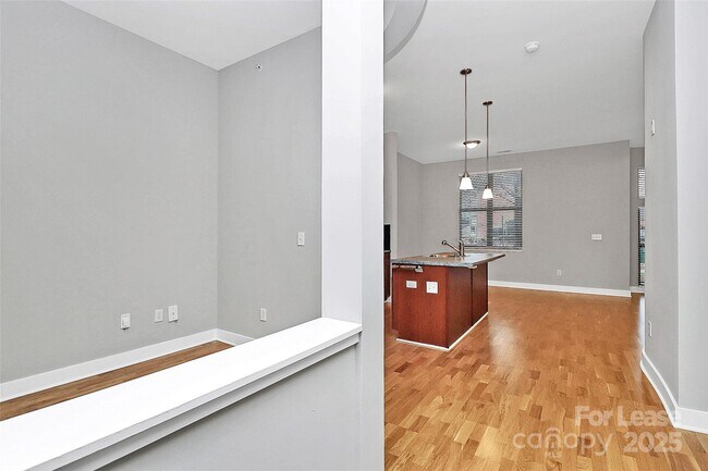 Foto del edificio - 712 N Davidson St