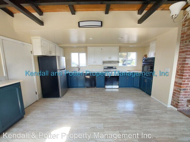 Building Photo - 4 br, 2.5 bath House - 806 Cresta Vista Way