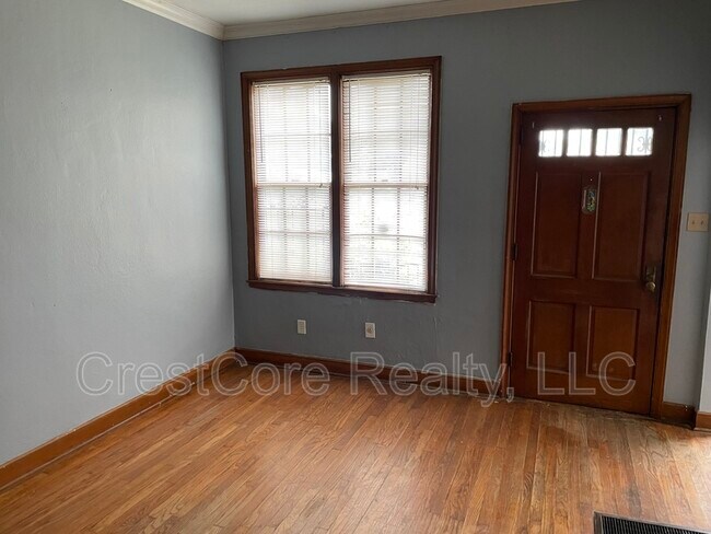 Foto del edificio - 1717 Brown Ave