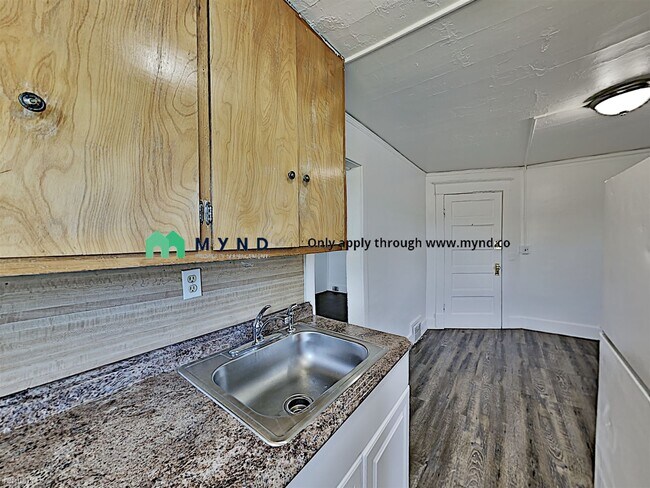 Foto del edificio - 1 br, 1 bath Apartment - 201 N 7th St Apt 3