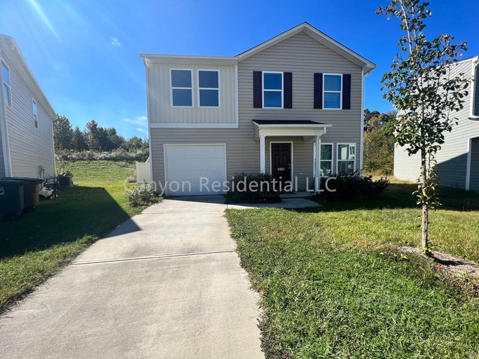 Foto principal - Beautiful 3b Room! Move in ready!