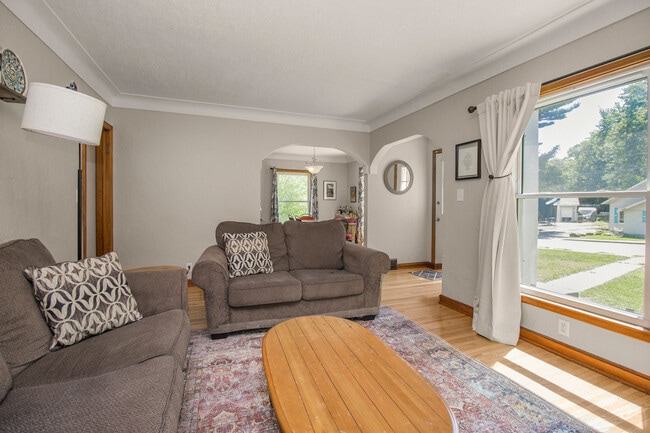 Building Photo - 412 Bircher Ave