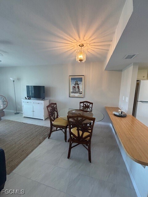 Foto del edificio - 16007 Davis Rd