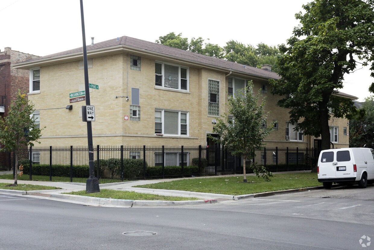 Building Photo - 51-57 N Pine Ave