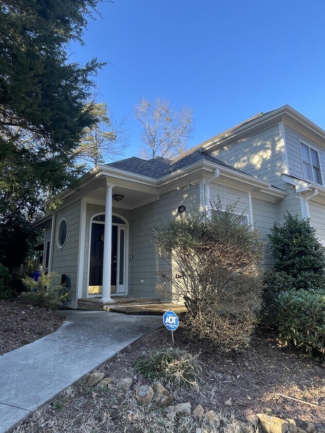 313 Columbia Pl E, Chapel Hill, NC 27516 Townhome Rentals in Chapel