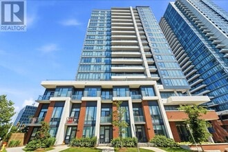Building Photo - 5 Wellington St S