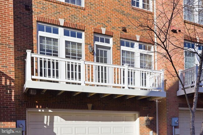 Foto del edificio - 7996 Reserve Way