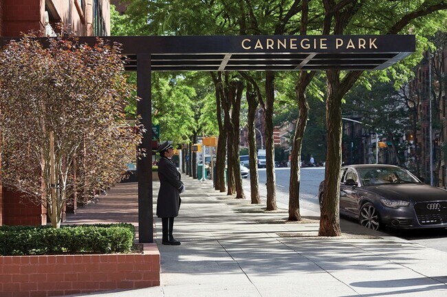 Foto del edificio - 200 E 94th St