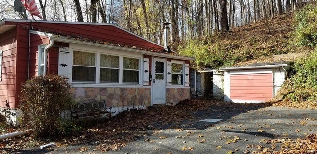 Building Photo - 27 Reservoir Rd