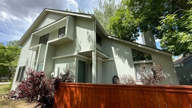 Building Photo - 1037 Driftwood Dr