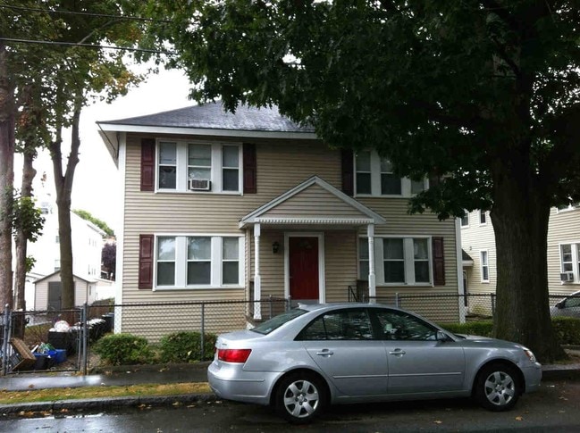 Foto principal - 66 Safford St