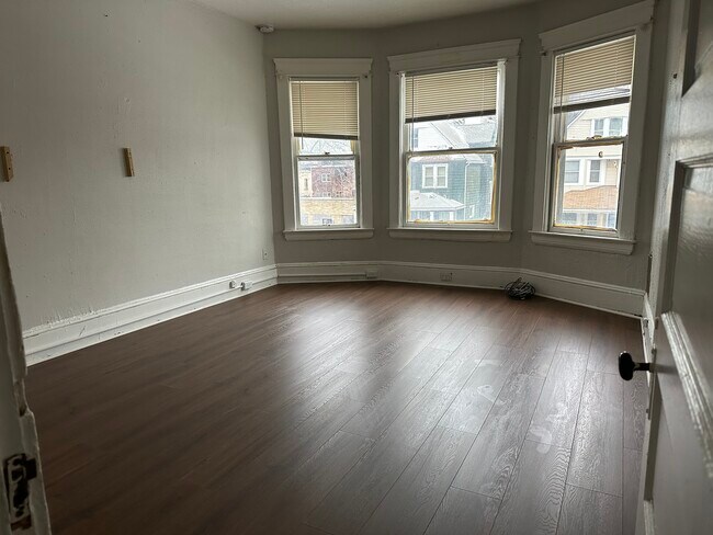 Foto del edificio - 1314 E 84th St