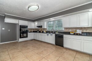 Foto del edificio - 150 Ballard Dr