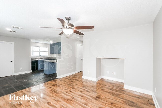 Foto del edificio - 256 Rolling Brook Dr