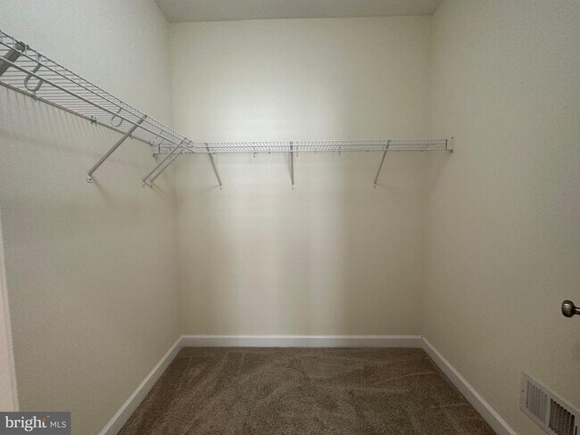 Foto del edificio - 715 N Jefferson St