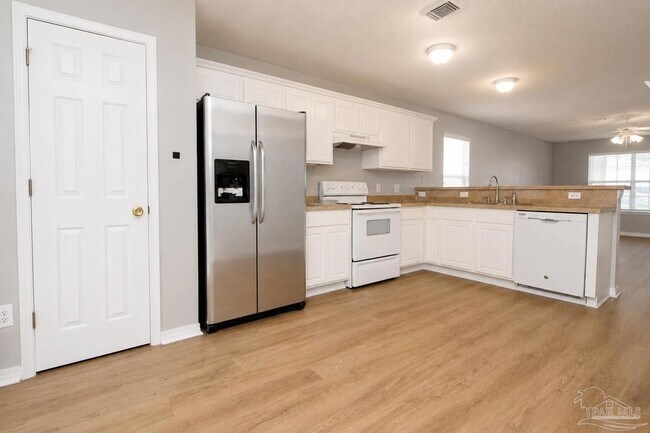 Foto del edificio - 10588 Wilderness Ln