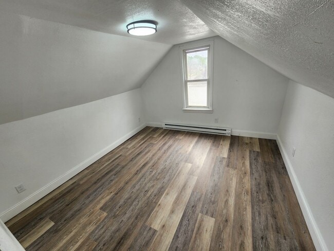 Building Photo - 141 W Lane Ave