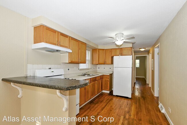 Building Photo - 3 br, 1 bath House - 9345 S Burnside Ave