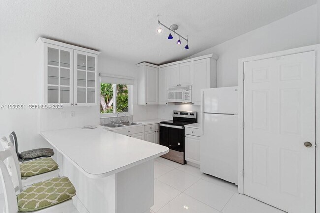 Foto del edificio - 9617 SW 144th Pl