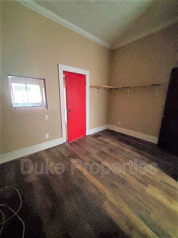 Foto del edificio - 661 Thurston Rd
