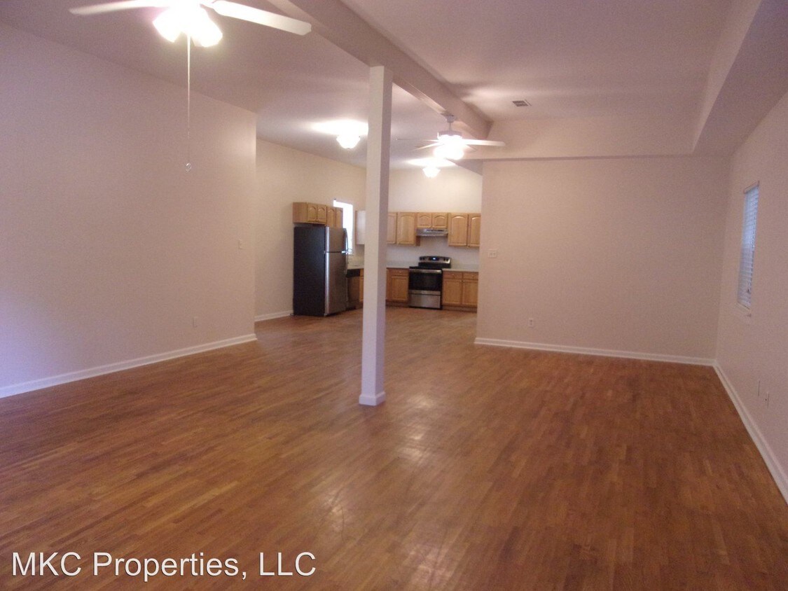 Primary Photo - 4320 Banks St