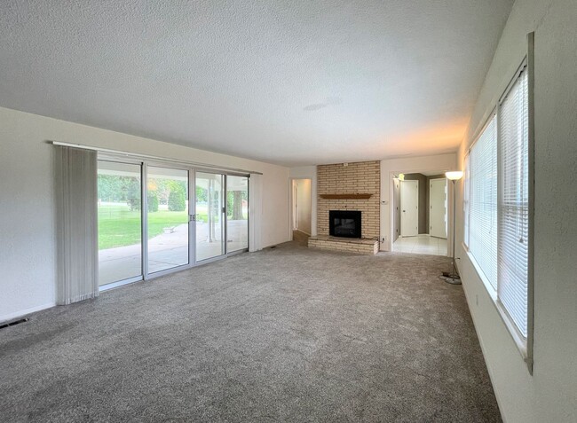 Foto del edificio - Spacious 2-Bed 1-Bath House
