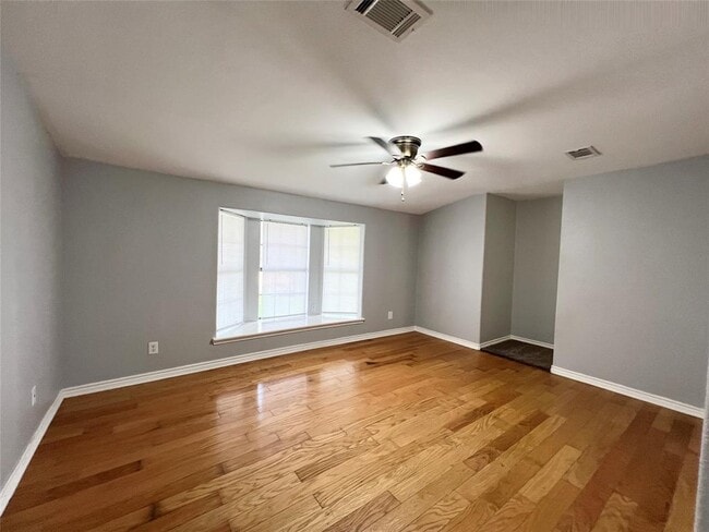 Building Photo - 204 Azalea St