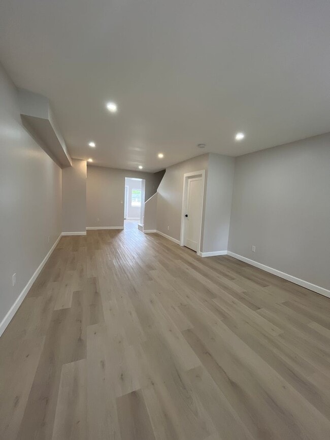 Foto del edificio - A real stunner! The full renovation is the first thing you'll notice..