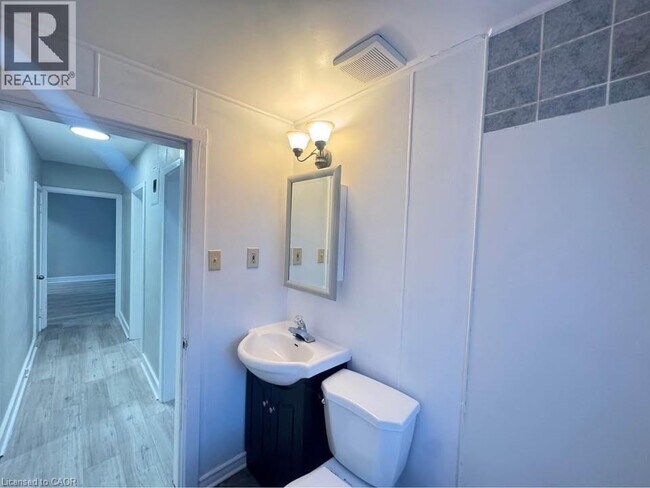 Photo du bâtiment - 32 Price Ave